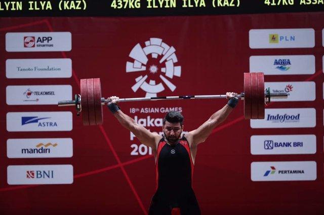 مدال نقره علی هاشمی در یک ضرب وزنه برداری قهرمانی دنیا، بیرالوند چهارم شد
