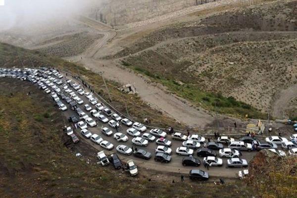 جاده چالوس و آزادراه تهران ، شمال یکطرفه است