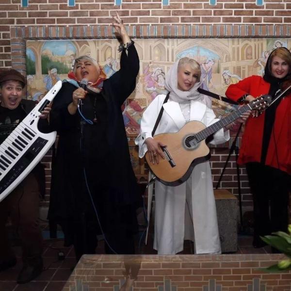 گروه موسیقی بازیگران زن با حضور مازیار لرستانی