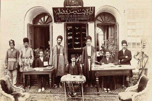 تصاویر جالب از شیوه کار اداره پست در گذشته ، قایق ها و سه تصاویر جالب از شیوه کار اداره پست در گذشته ، قایق ها و سه چرخه های اداره پست چه شکلی بودند؟