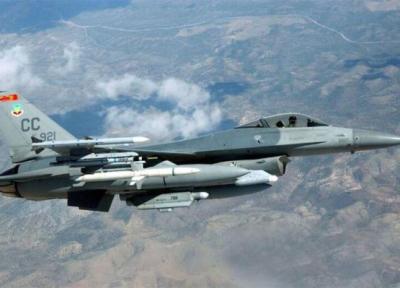 تقابل تهاجمی جنگنده چین با هواپیمای نظامی آمریکا